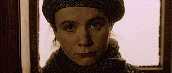 Breaking the Waves (1996) [The Criterion Collection] - Dual-Format Edition